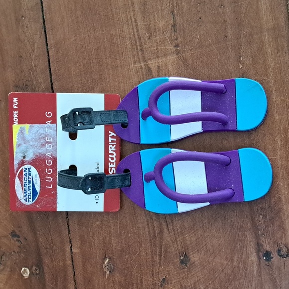 American Tourister Blue and Purple Flip Flop Luggage Tag Set Of 2 - Picture 3 of 3